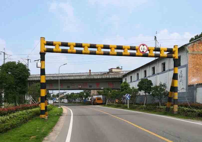 日喀则铁路限高架